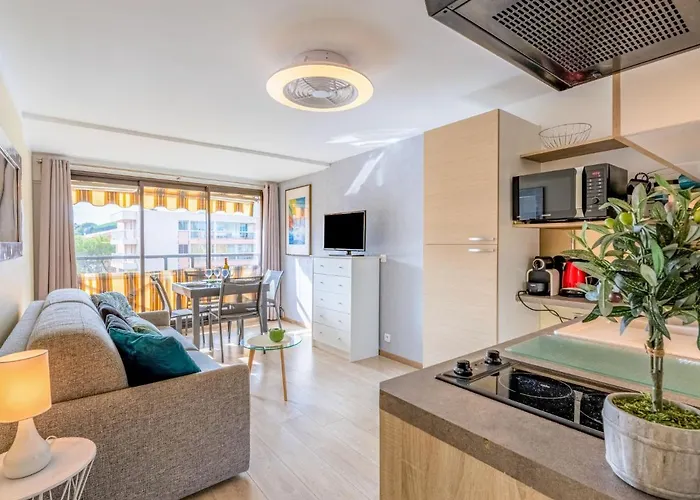 Apartment Les Coralines-5 By Interhome